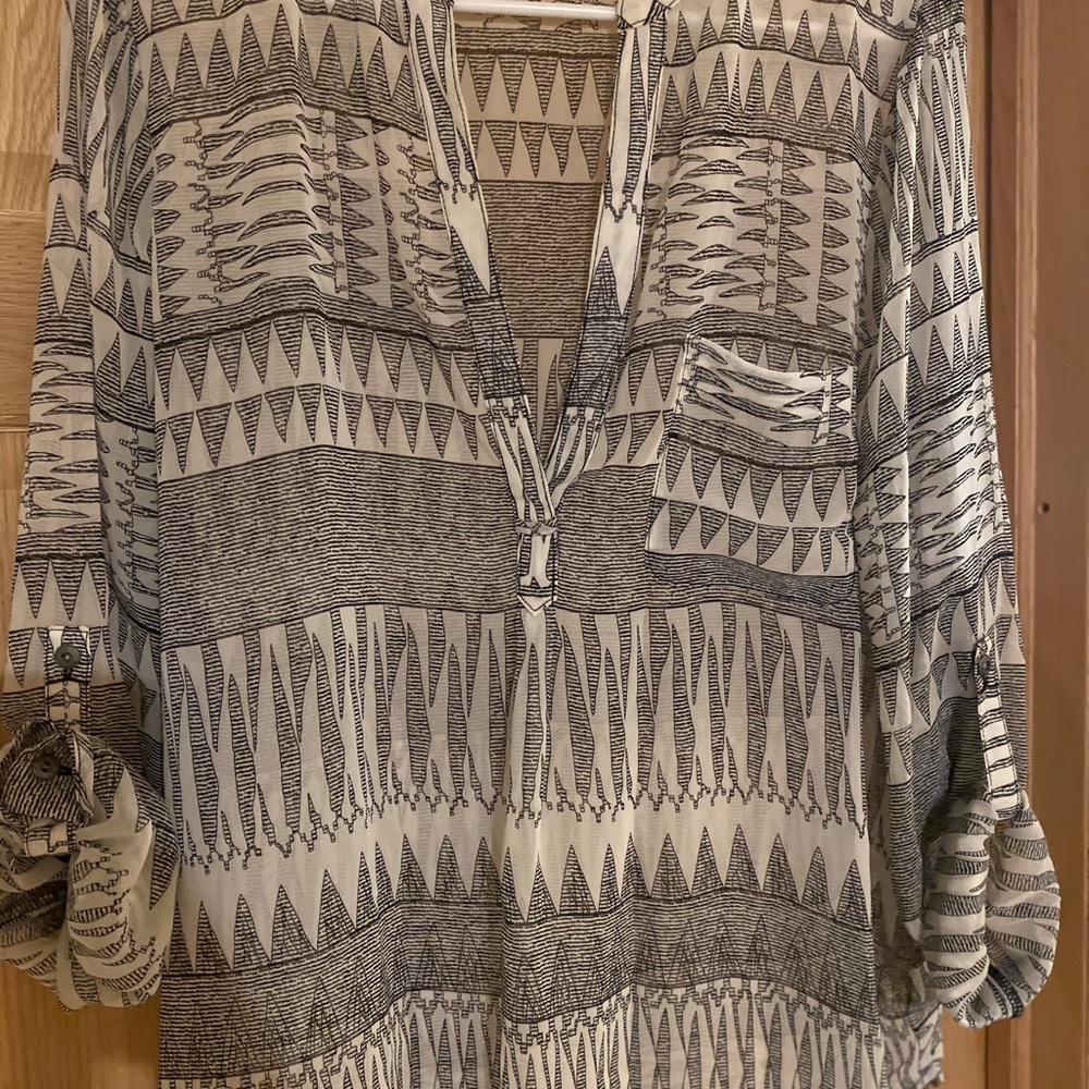 NWOT lightweight tribal print top